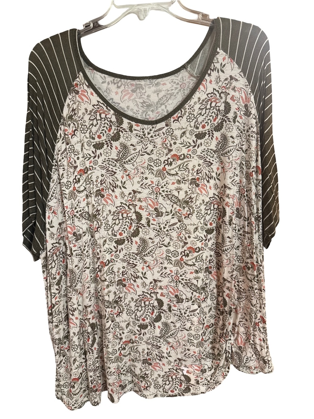 Cato Est 1946 Floral Print Layered Look Top  & Sweater Size 26/28W